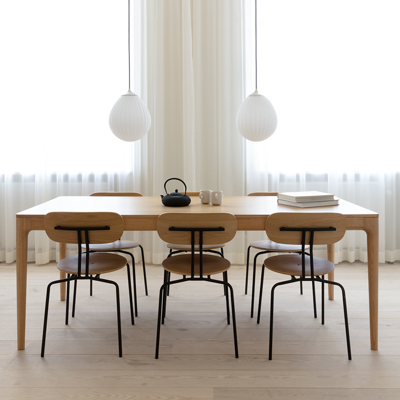UMAGE Lifestyle Heartnsoul Diningtable Curious Oak Black Aroundtheworld 4 1688Cbc1 A053 4307 9E8d 58E920cb793a (1)